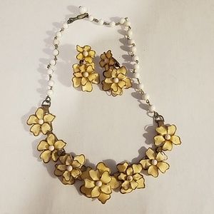Vintage Daisy Costume Jewelry Set